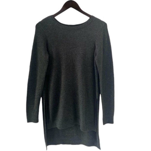 The Limited Charcoal Grey Crewneck Long Sleeve Sweater Size Small - Picture 2 of 4